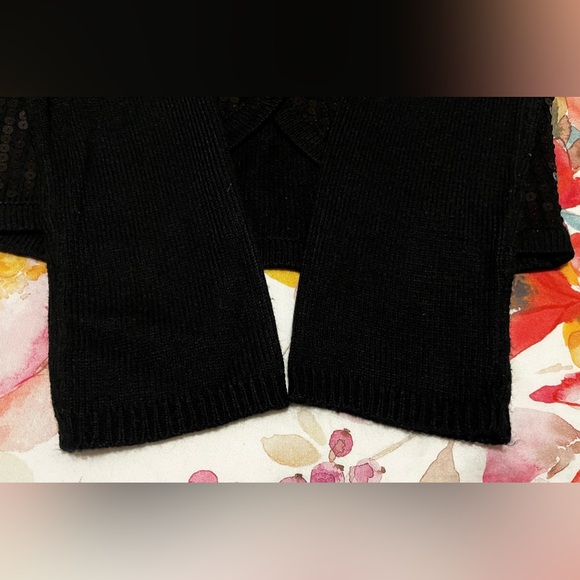 NEW! Black cropped sweater, sequin front, button up. Size: Medium - Picture 5 of 8